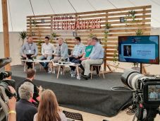 Háború és béke – A világ geopolitikai helyzetét elemezték